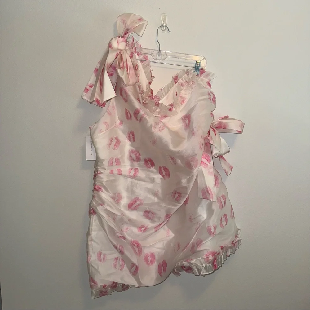 NEW Selkie Kiss on the Lips Carrie Pink Silk Printed Dress 4X - Picture 3 of 10